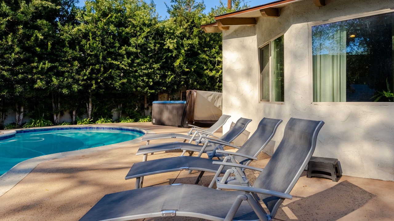 Photo of Outdoor in Toluca Lake