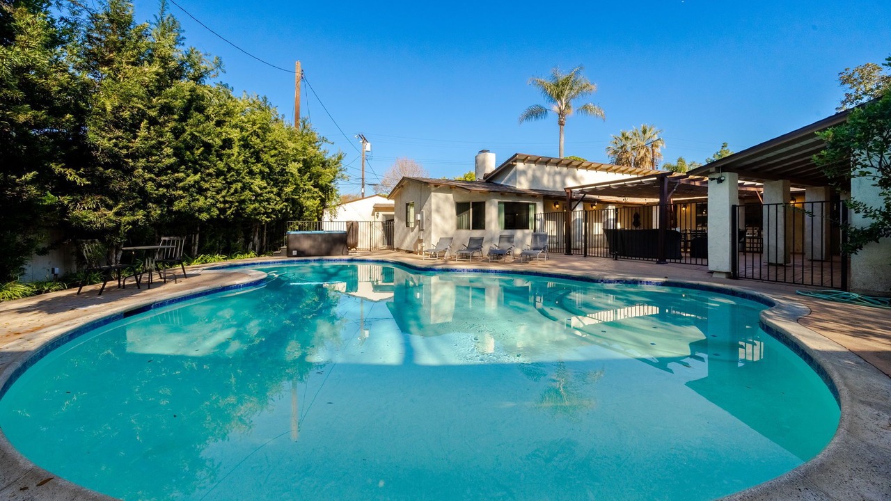 Photo of Outdoor in Toluca Lake