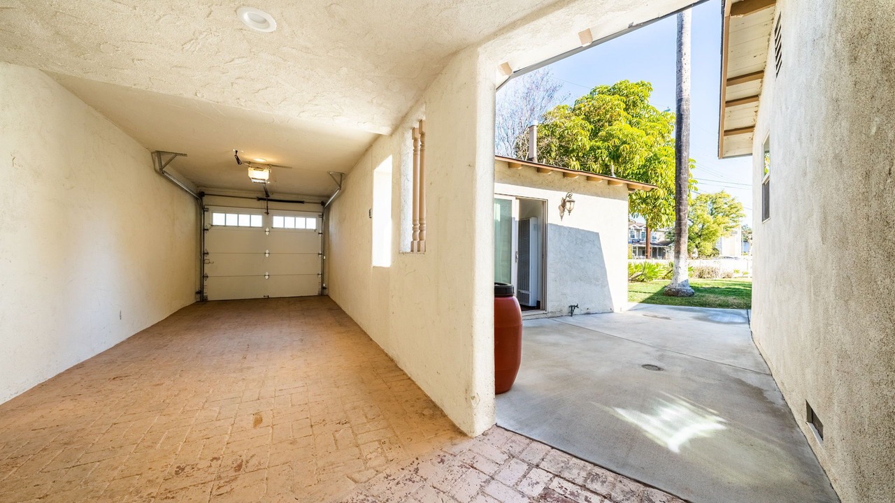Photo of Outdoor in Toluca Lake