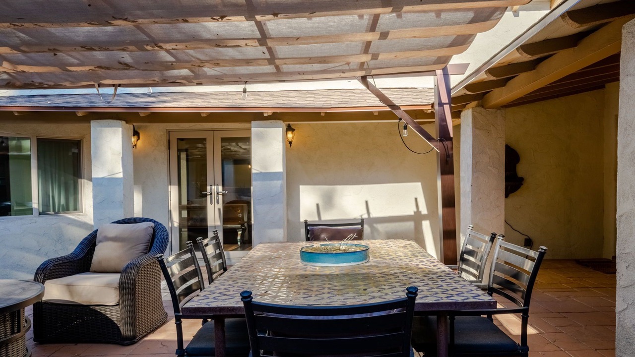 Photo of Outdoor in Toluca Lake