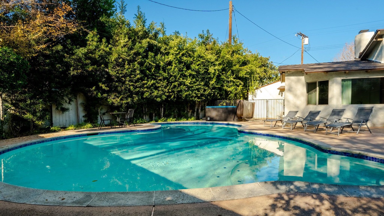 Photo of Outdoor in Toluca Lake