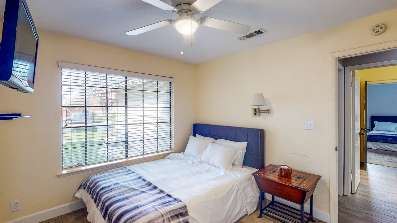 Photo of Bedroom in Raisin