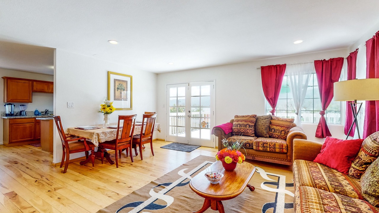 Photo of Livingroom in Lake Elsinore