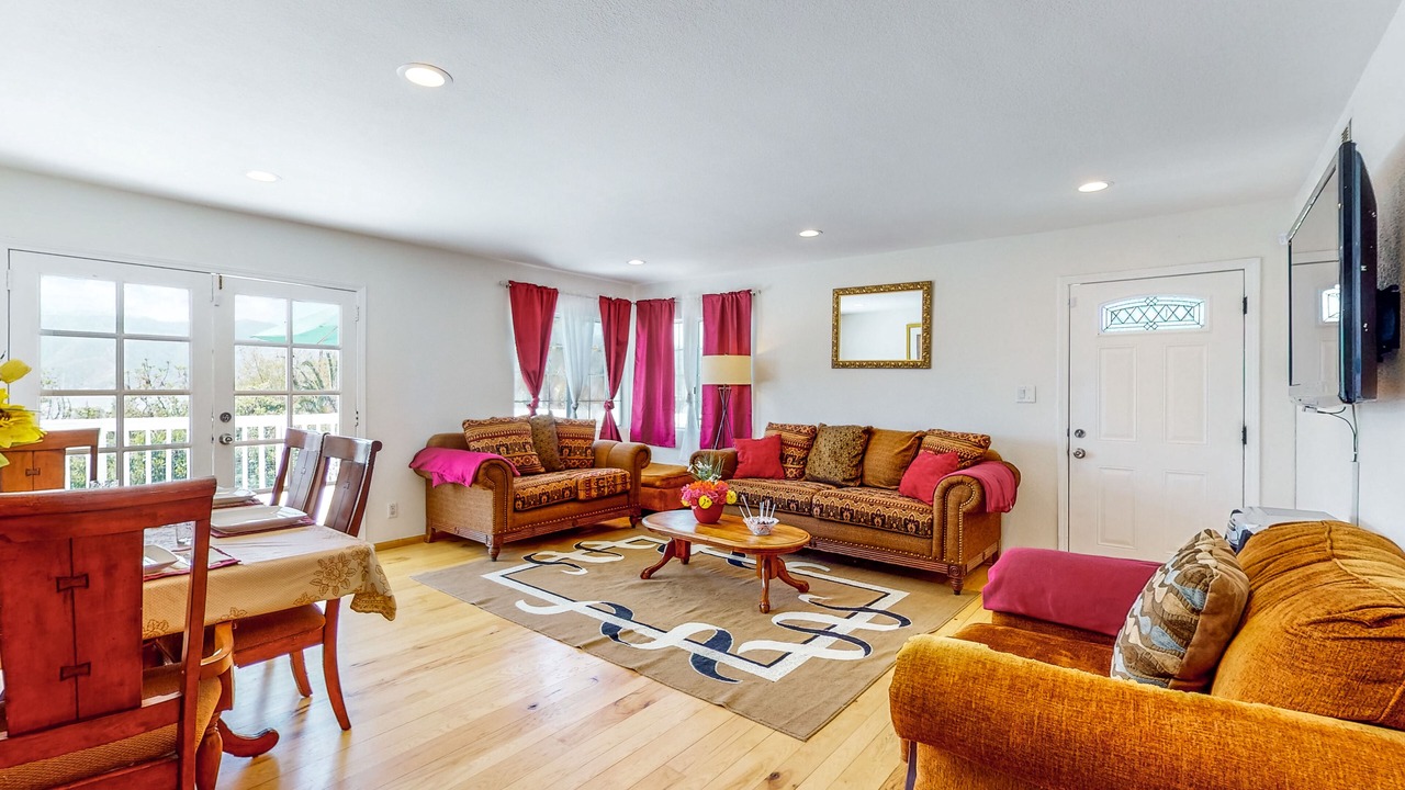 Photo of Livingroom in Lake Elsinore