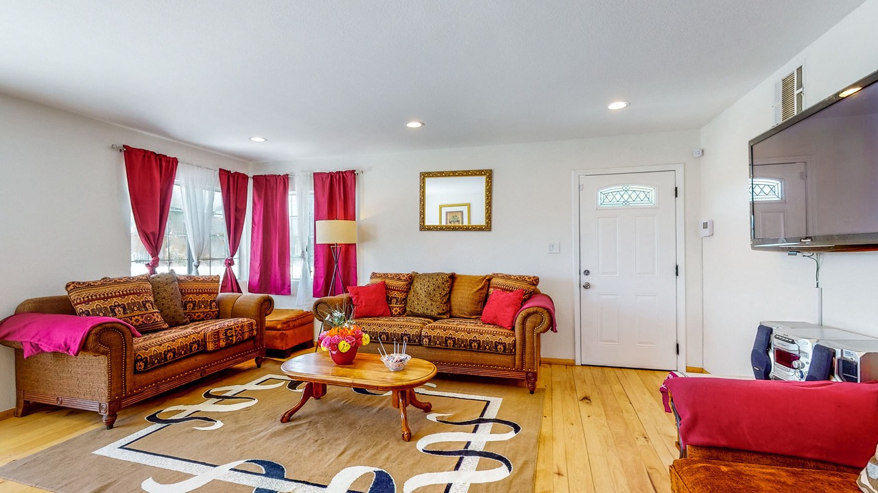 Photo of Livingroom in Lake Elsinore