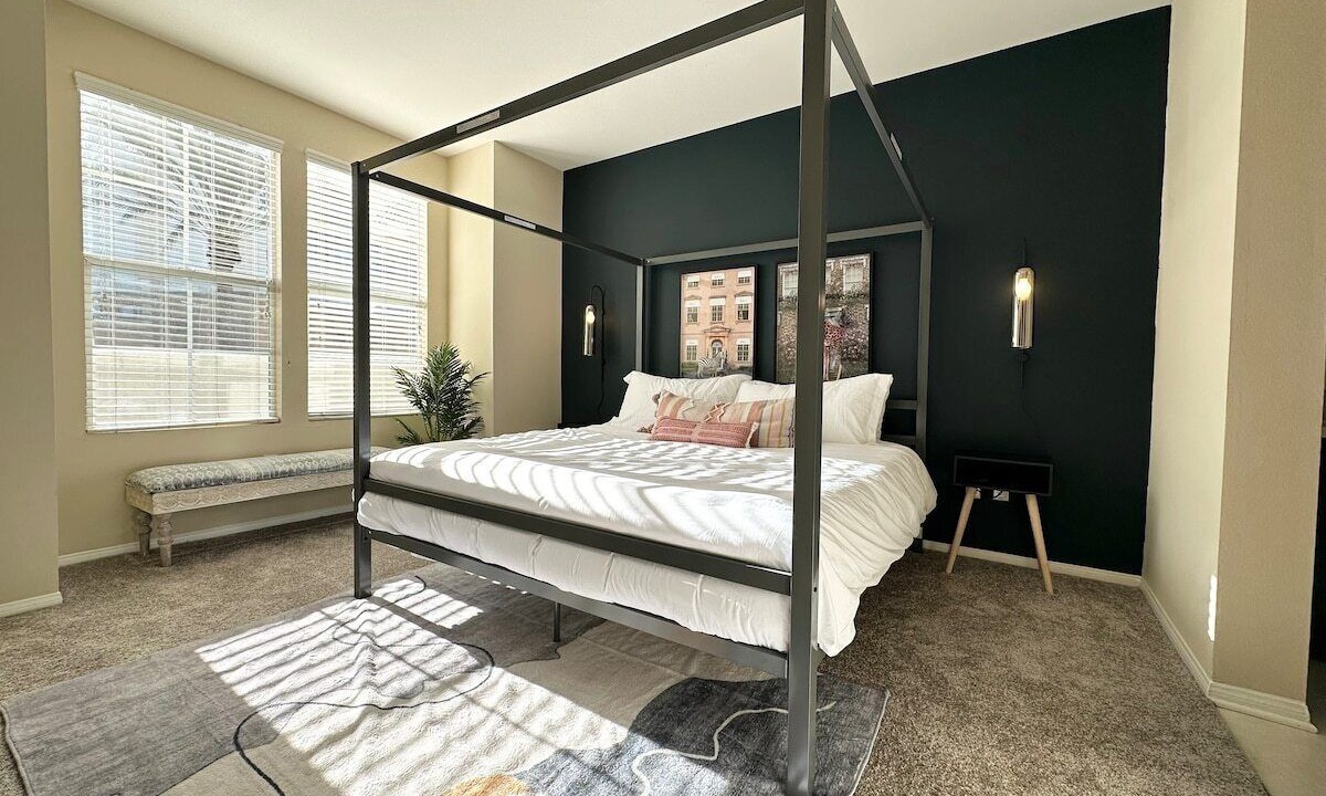 Photo of Bedroom in Santa Ana