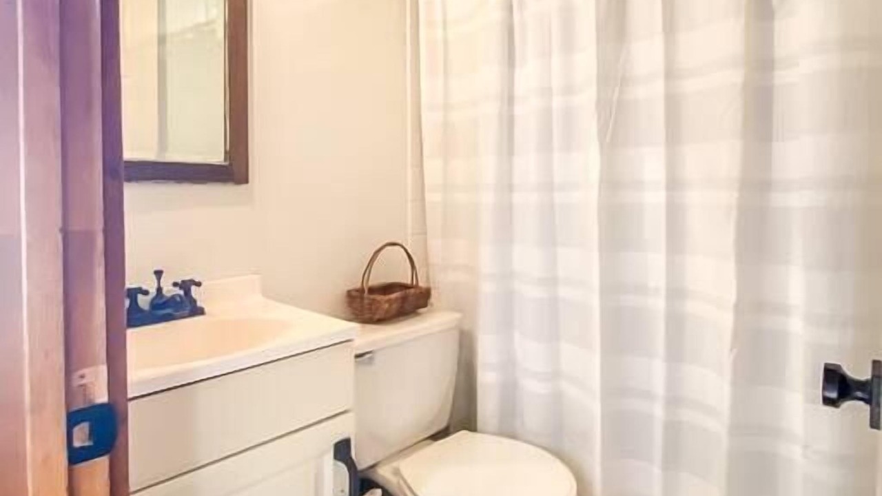 Photo of Bathroom in Idyllwild