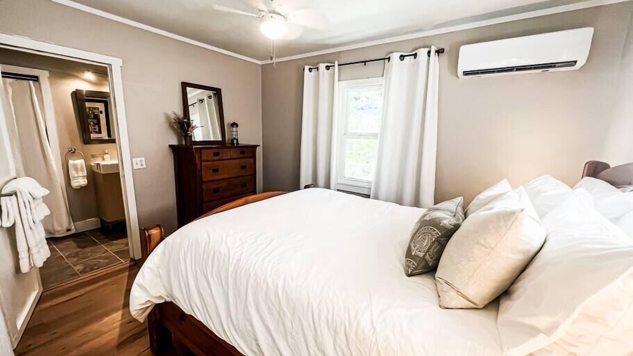 Photo of Bedroom in Idyllwild