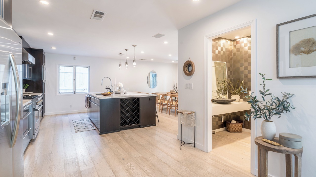 Photo of Kitchen in Woodland Hills