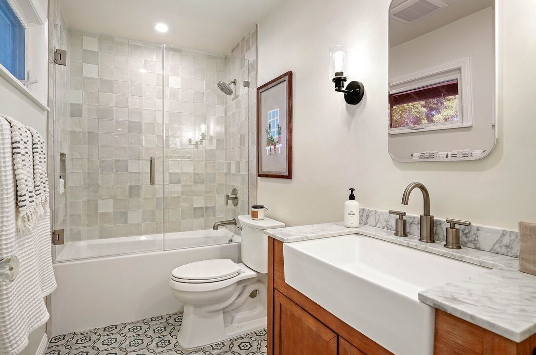 Photo of Bathroom in Mira Monte