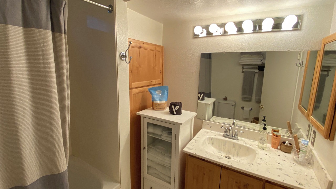 Photo of Bathroom in Pine Mountain Club