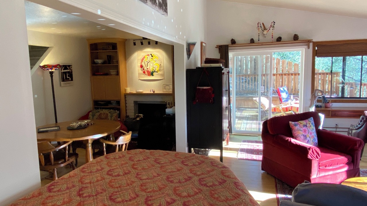 Photo of Livingroom in Pine Mountain Club