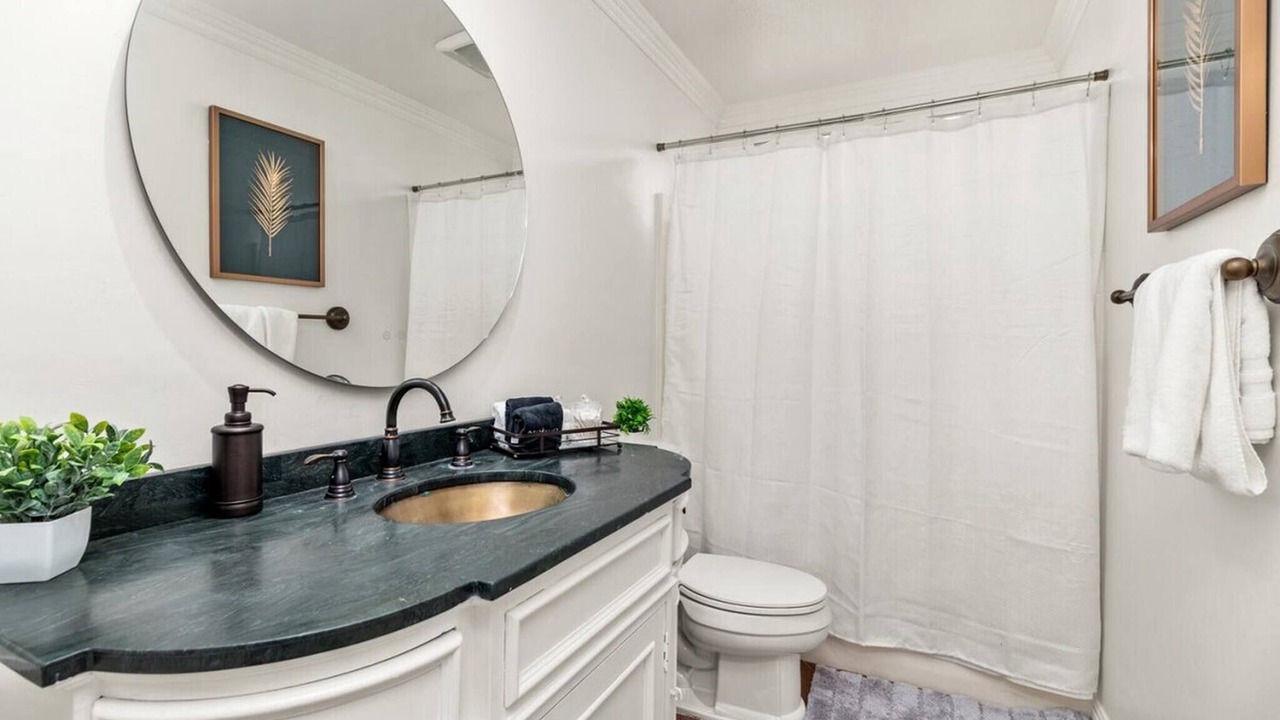 Photo of Bathroom in Vista