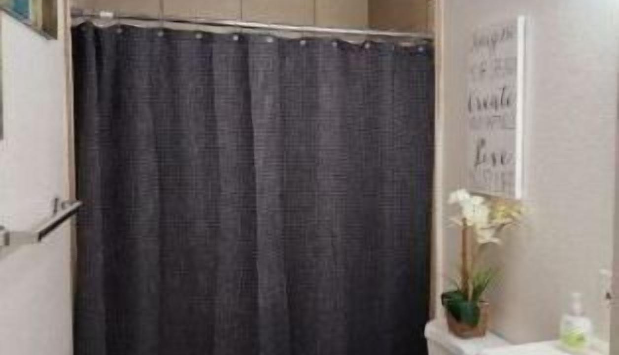 Photo of Bathroom in Hanford