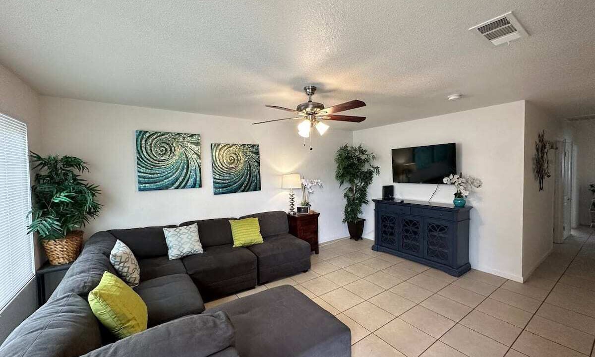 Photo of Livingroom in Hanford