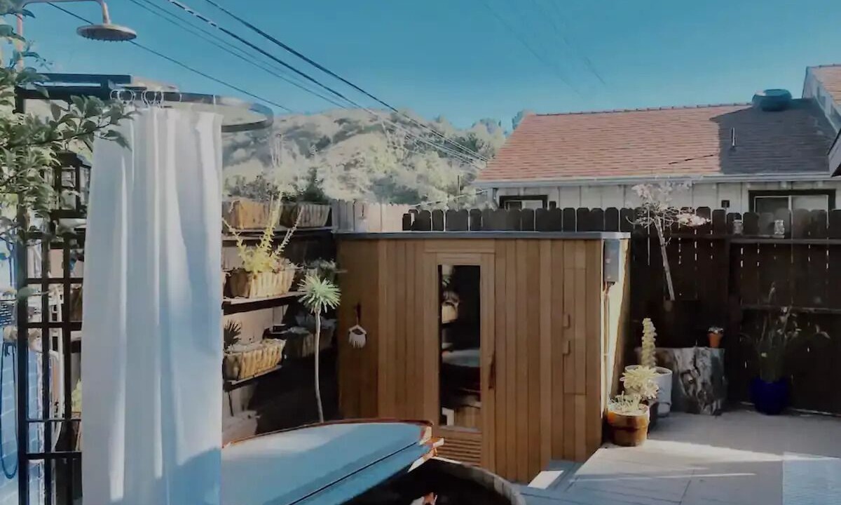 Photo of Patio Balcony in Beachwood Canyon