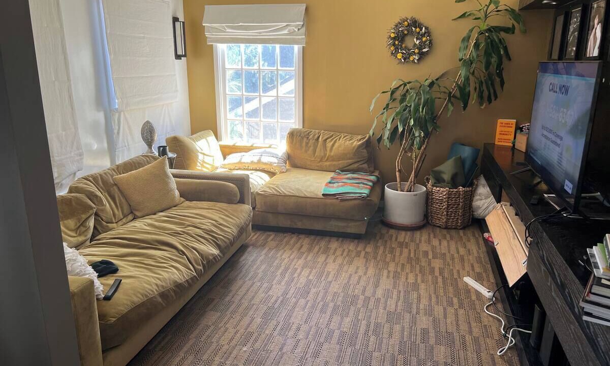 Photo of Livingroom in Beachwood Canyon