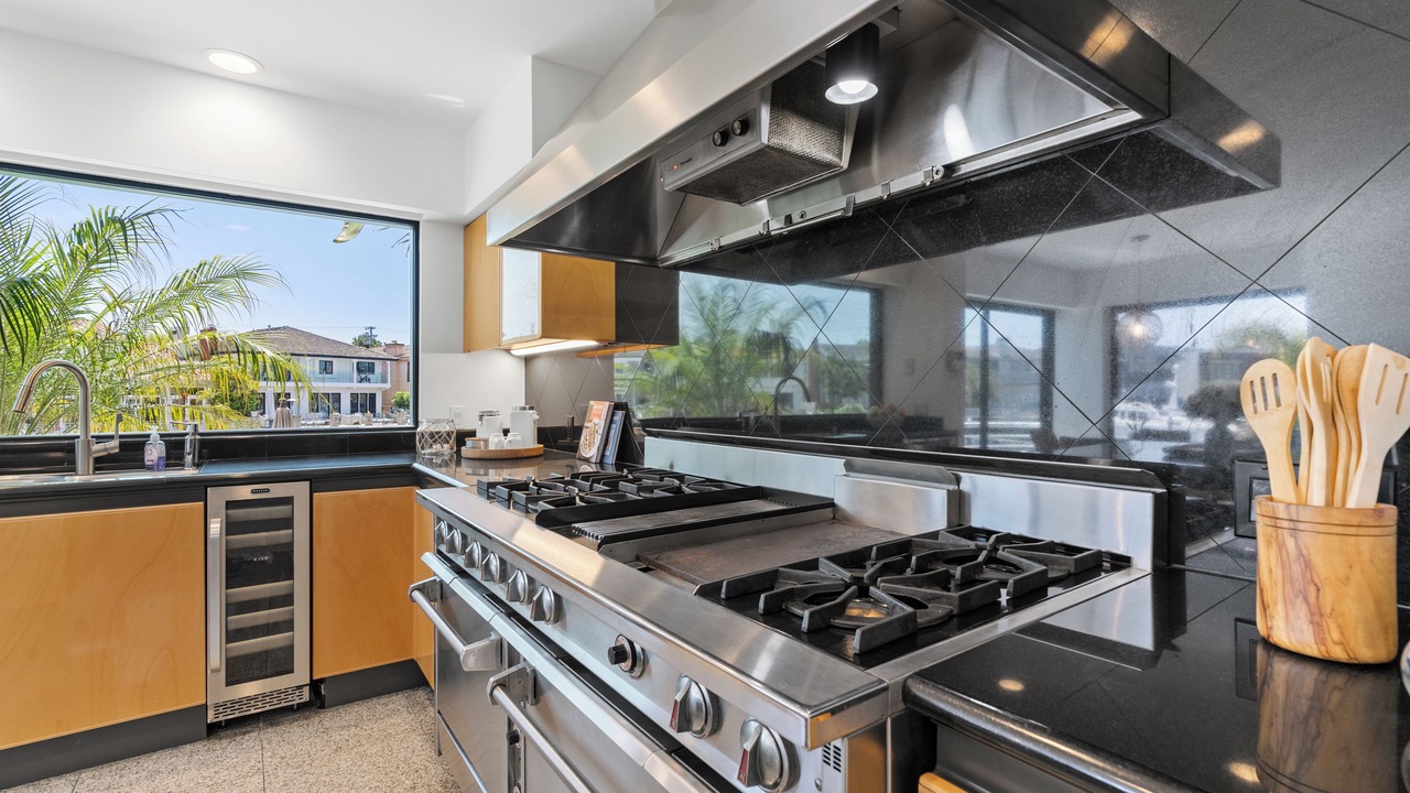 Photo of Kitchen in Newport Beach