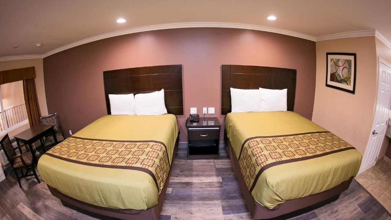 Photo of Bedroom in Bellflower