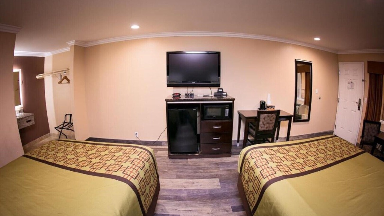 Photo of Bedroom in Bellflower