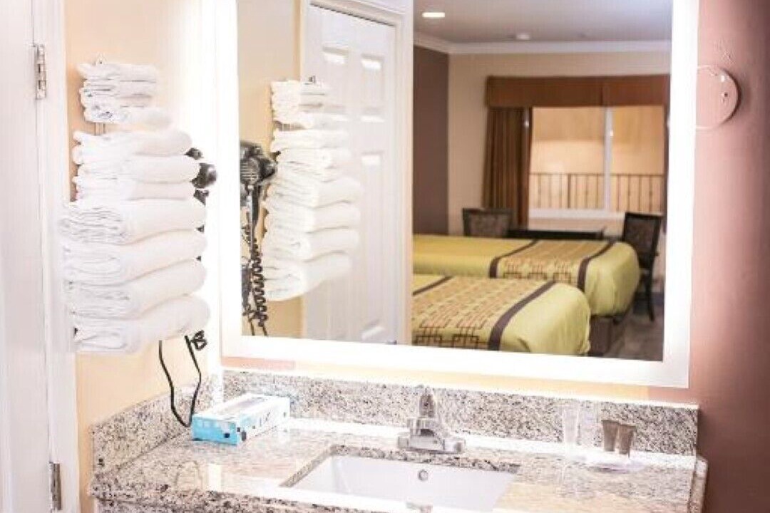 Photo of Bedroom in Bellflower
