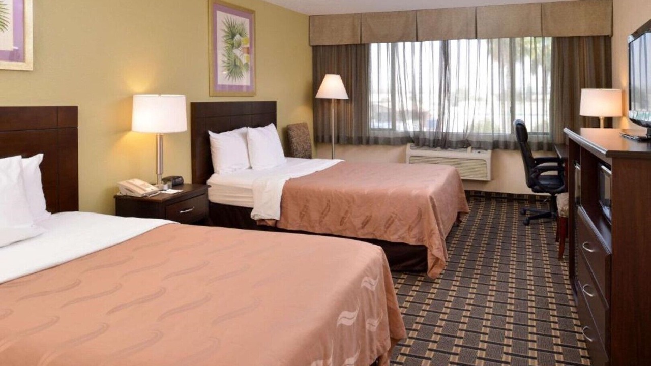Photo of Bedroom in South Montebello