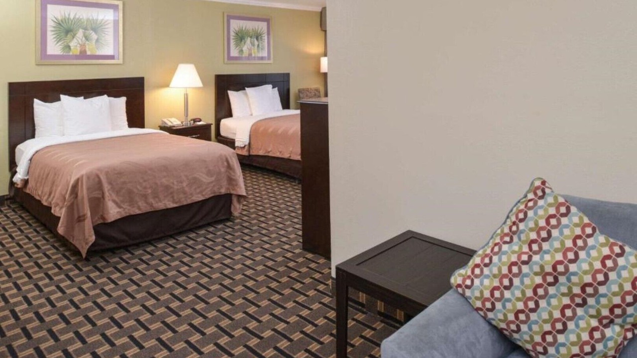 Photo of Bedroom in South Montebello