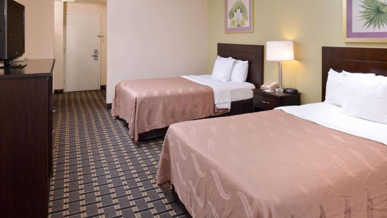 Photo of Bedroom in South Montebello