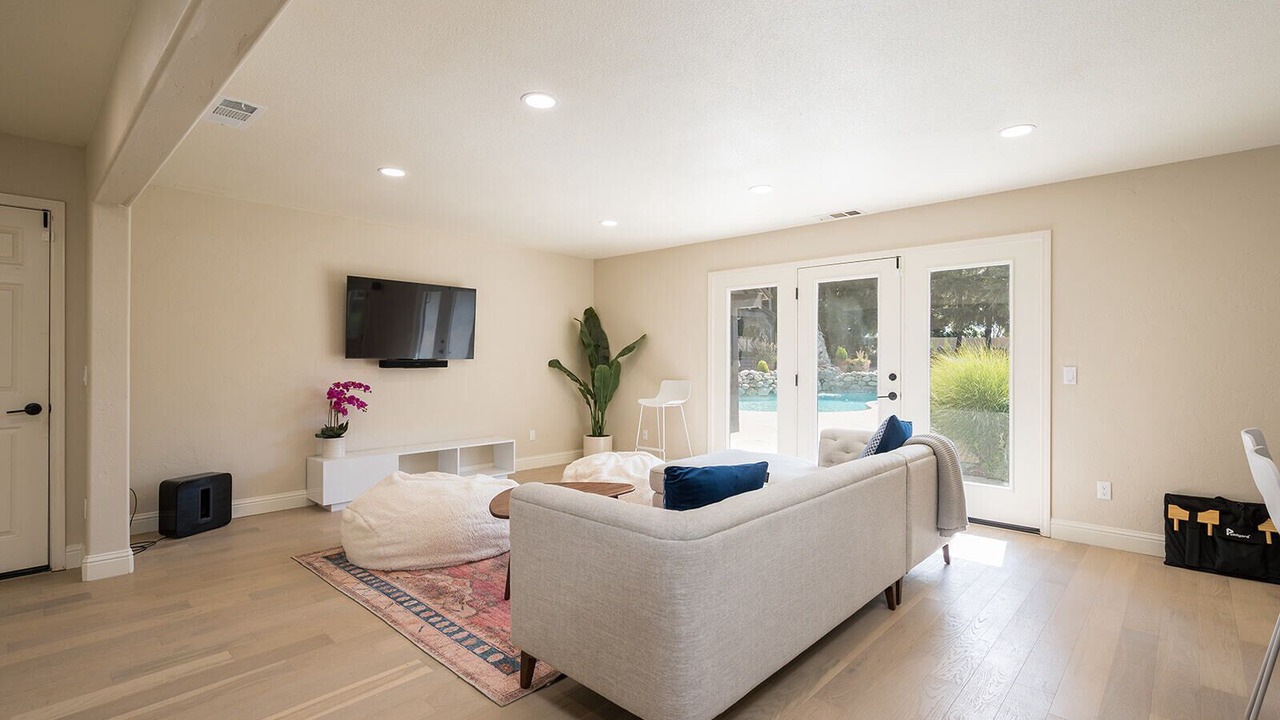 Photo of Livingroom in Templeton