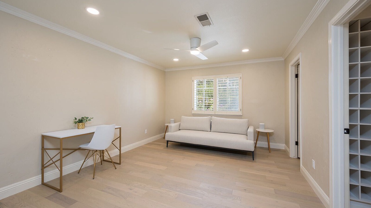 Photo of Livingroom in Templeton