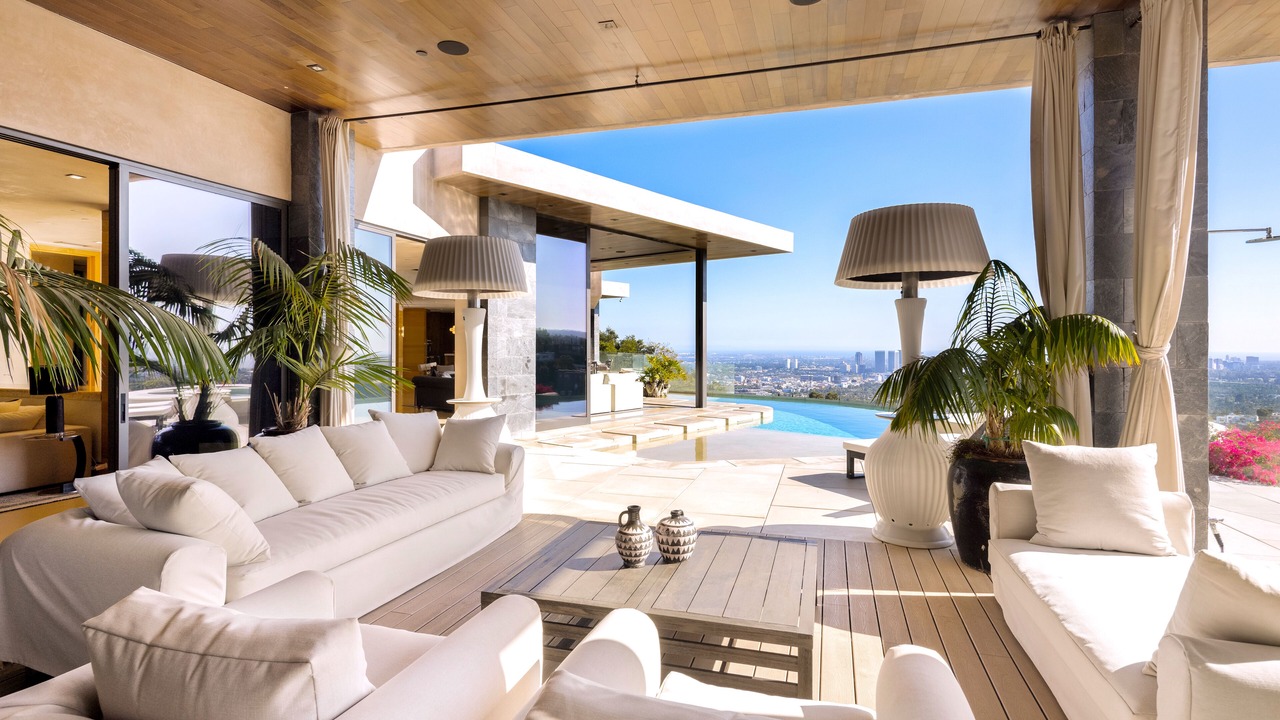 Photo of Patio Balcony in The Bird Streets