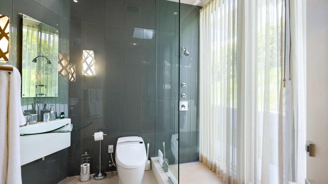 Photo of Bathroom in The Bird Streets