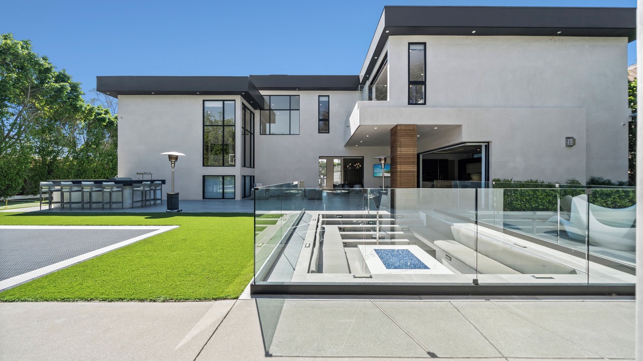 Photo of Patio Balcony in Encino