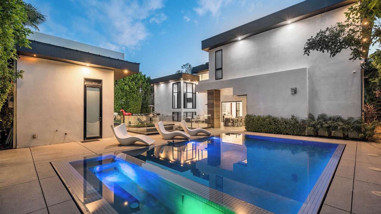 Photo of Outdoor in Encino
