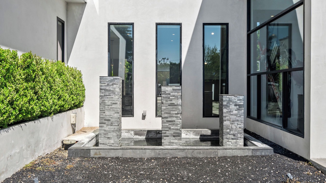 Photo of Outdoor in Encino