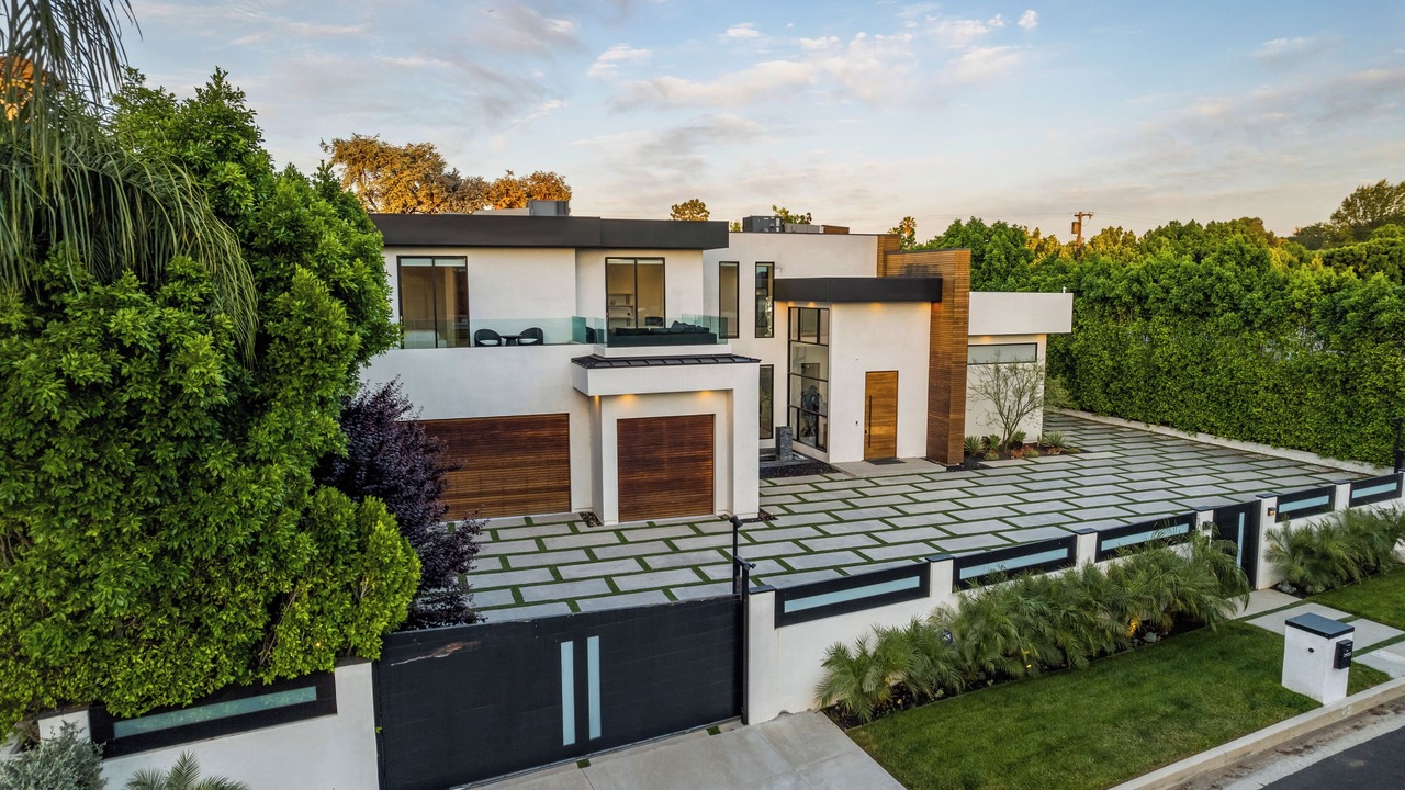 Photo of Outdoor in Encino