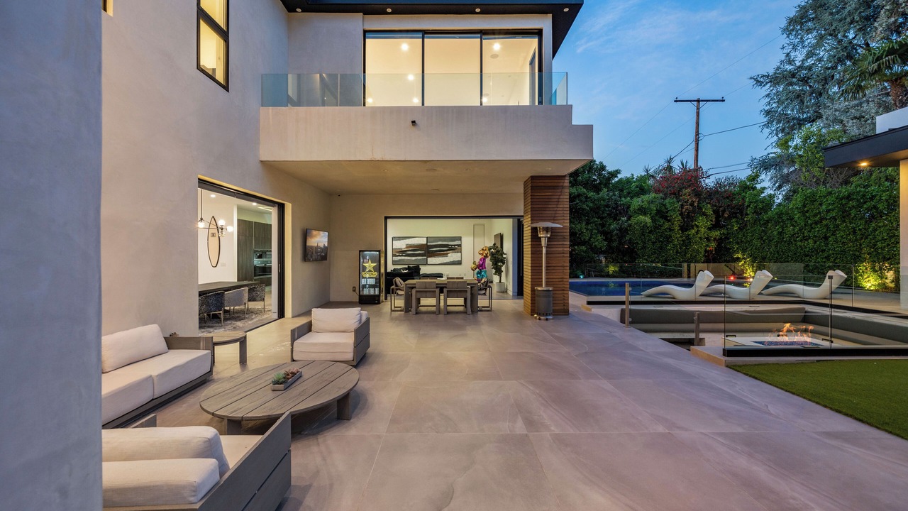 Photo of Outdoor in Encino