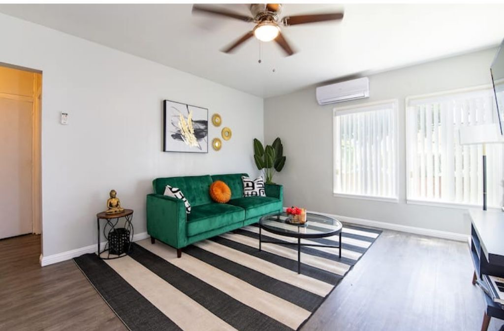 Photo of Livingroom in South Wrigley