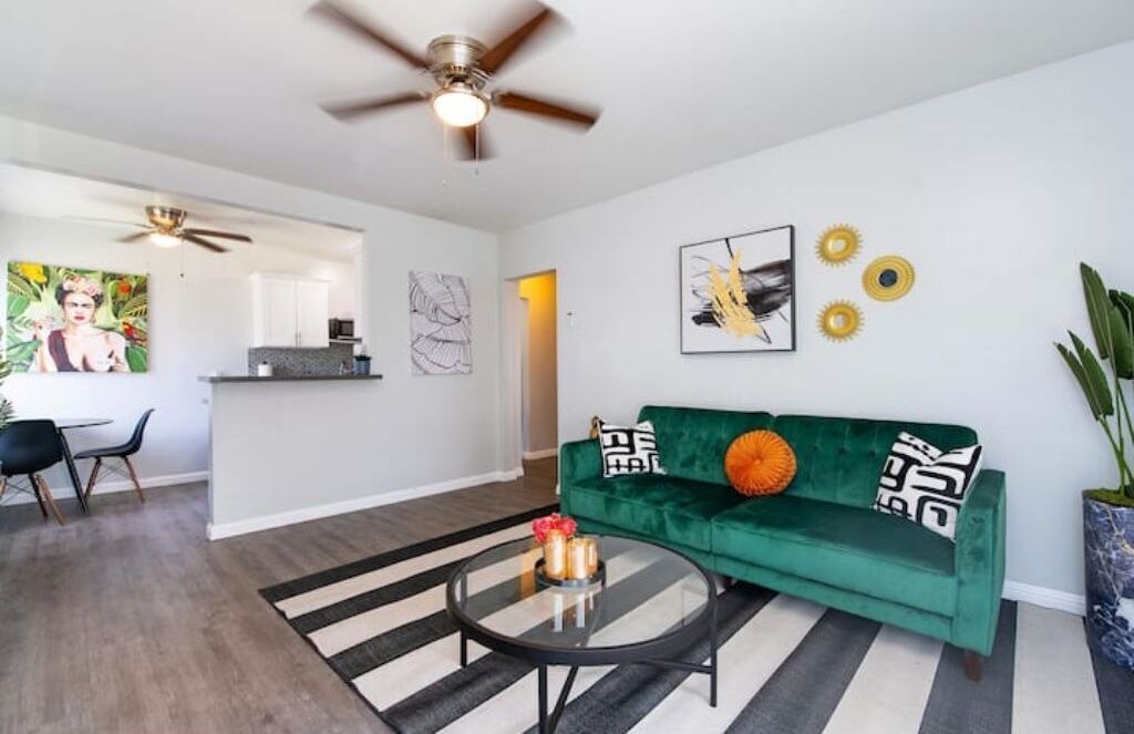 Photo of Livingroom in South Wrigley