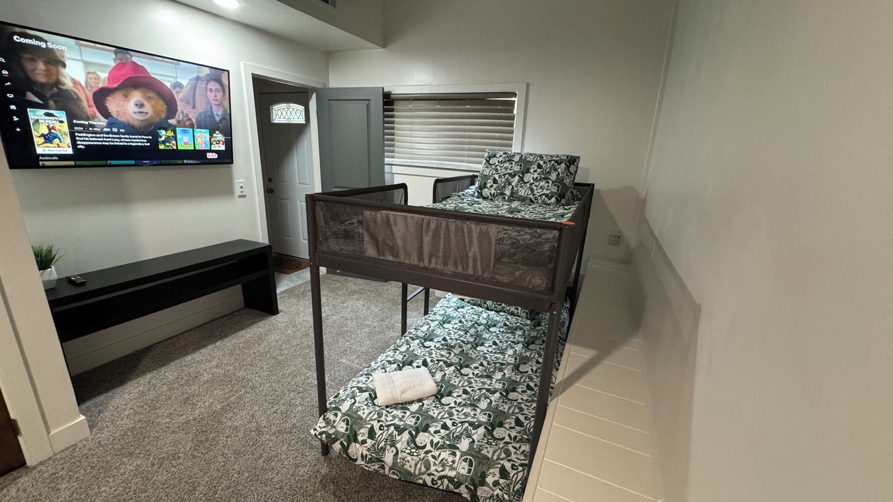 Photo of Bedroom in Crestline