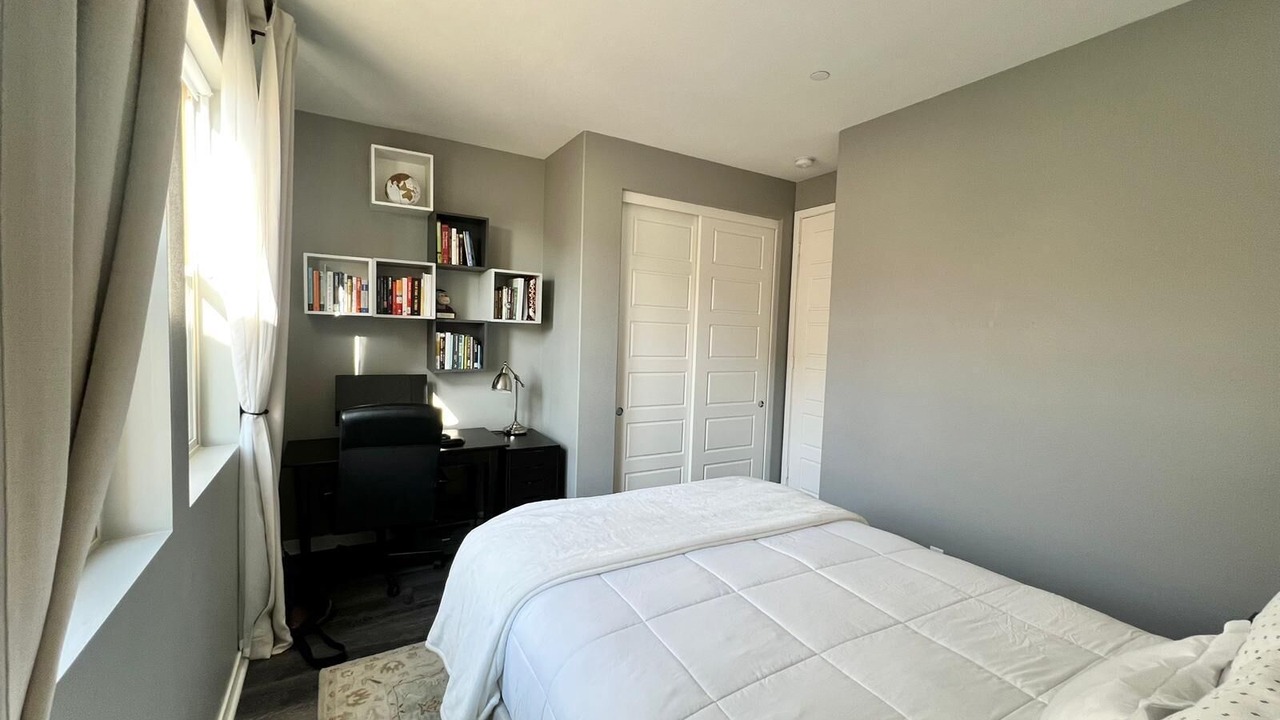 Photo of Bedroom in Lake Forest