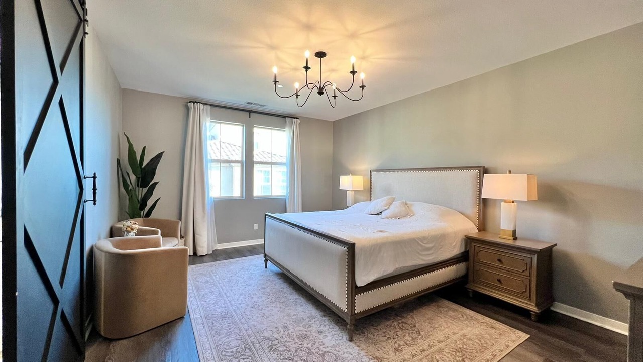 Photo of Bedroom in Lake Forest