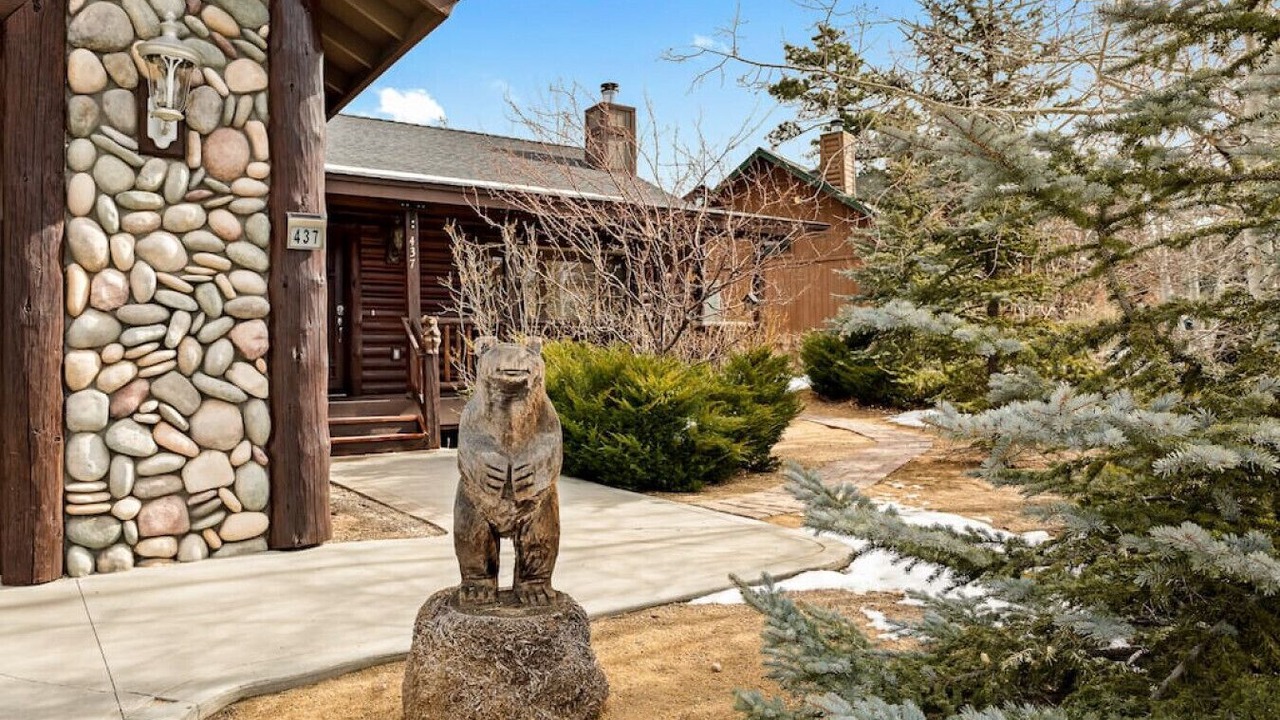 Photo of Outdoor in Castle Glen Estates
