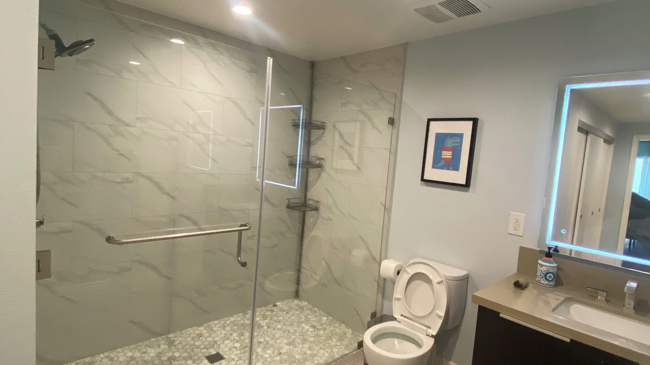 Photo of Bathroom in Wilshire Center