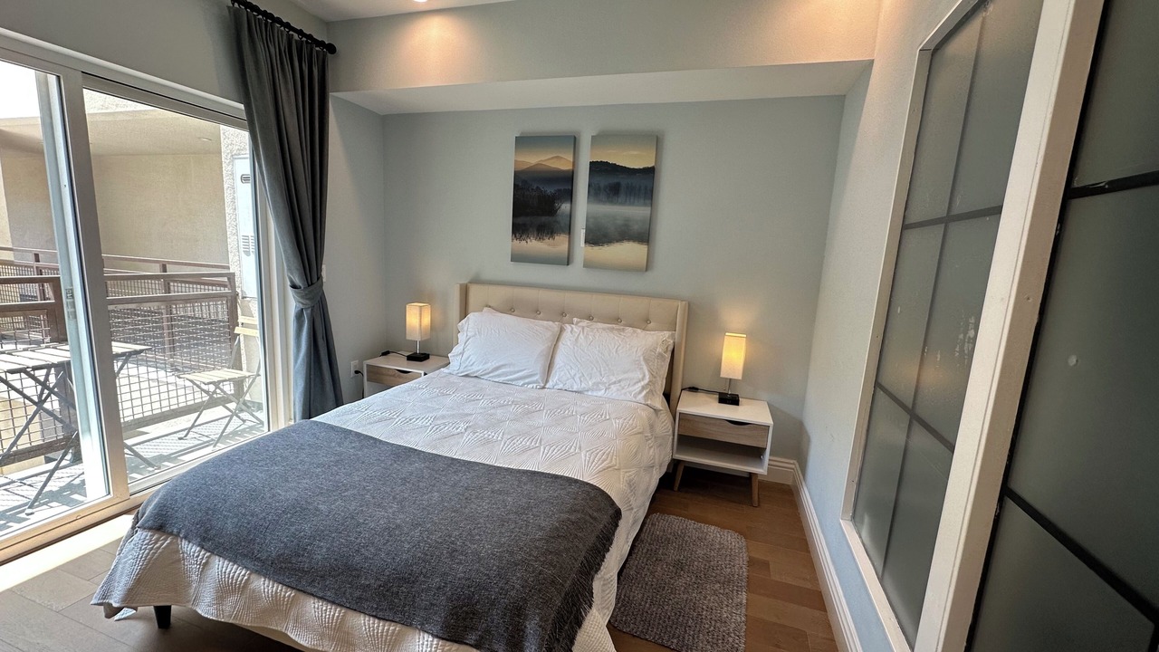 Photo of Bedroom in Wilshire Center