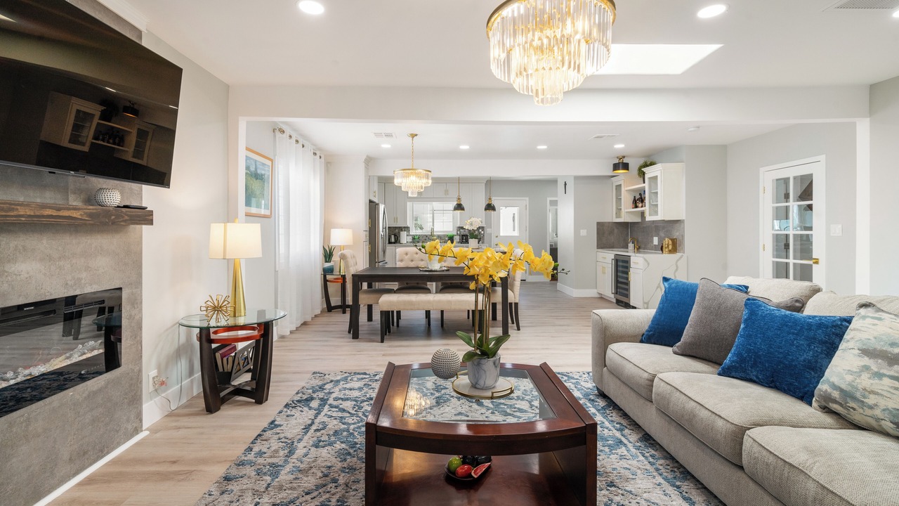 Photo of Livingroom in Del Aire