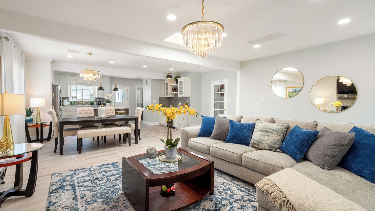 Photo of Livingroom in Del Aire