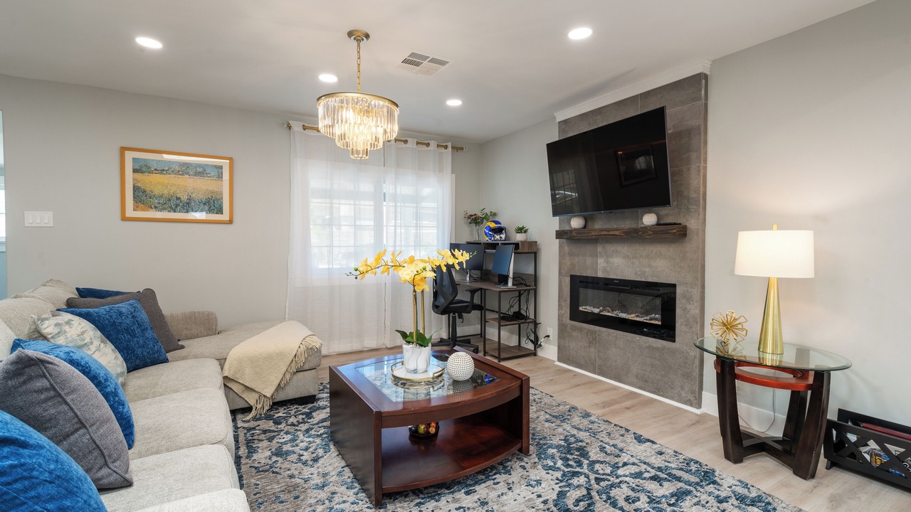 Photo of Livingroom in Del Aire