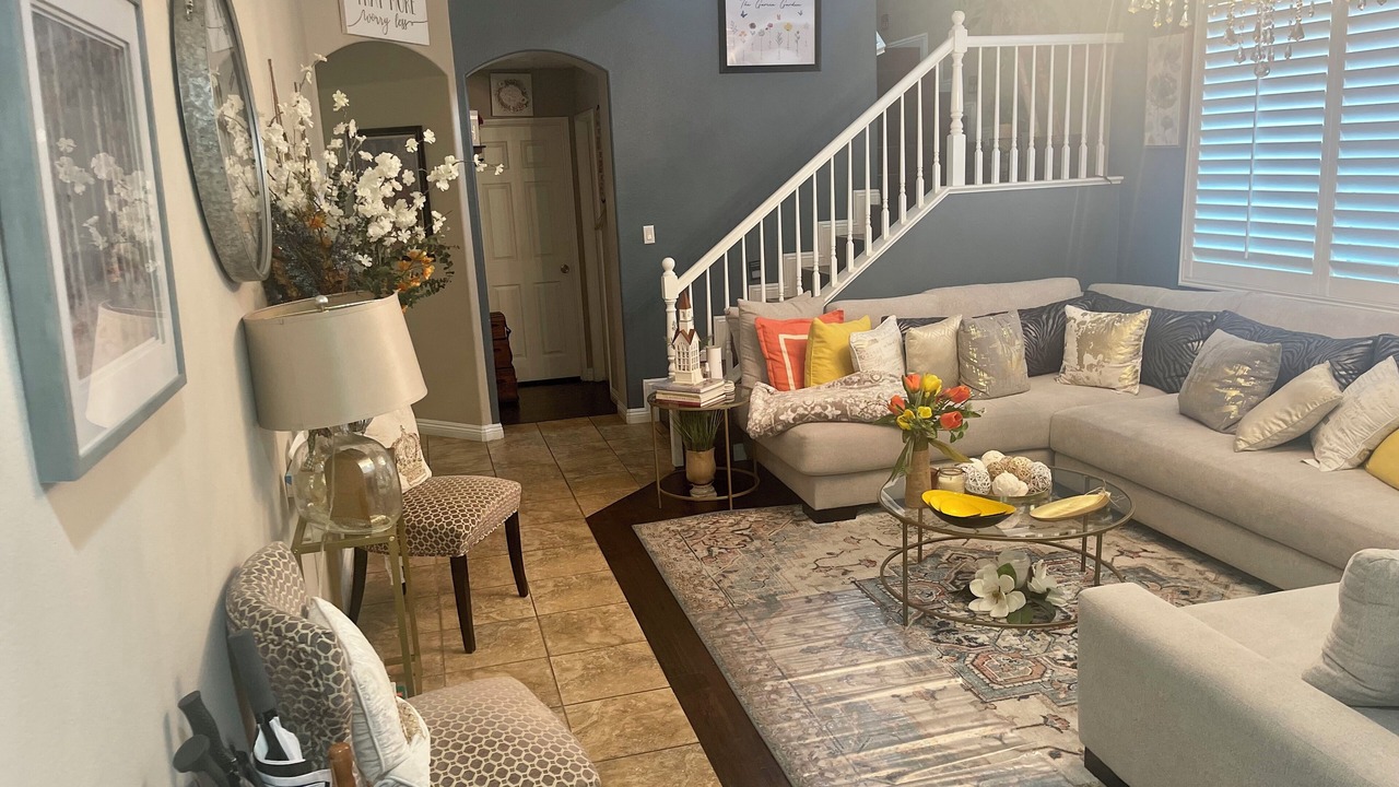 Photo of Livingroom in Palmdale