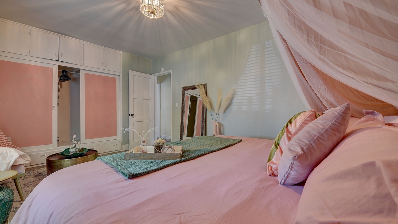Photo of Bedroom in Anaheim Colony Historic District
